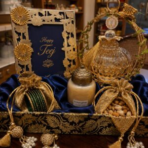 Elegant brocade hamper