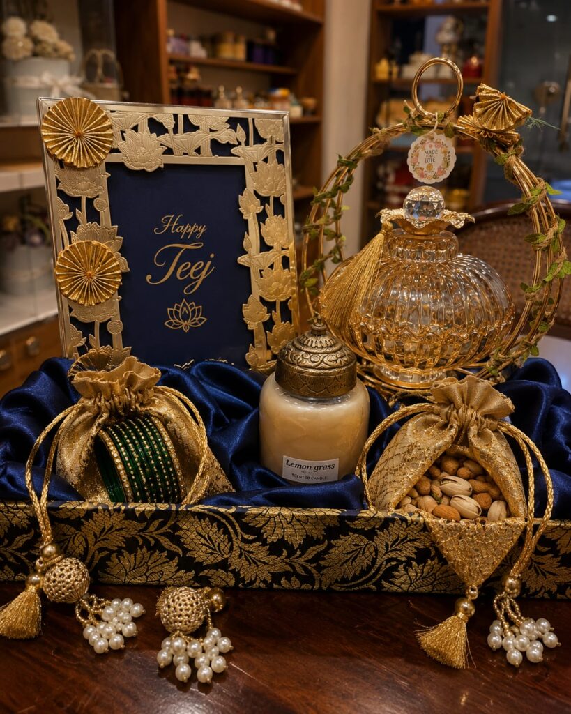 Elegant brocade hamper